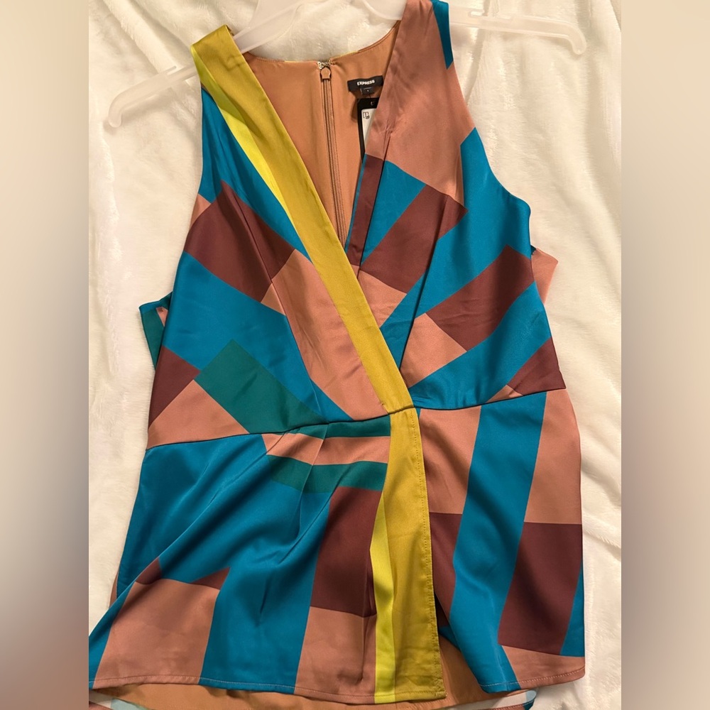 Express Multicolor Wrap Top - Picture 2 of 8
